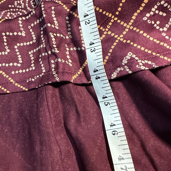 SALE‼️Elegant Maroon Patterned Women's long Tunic. - Picture 10 of 10